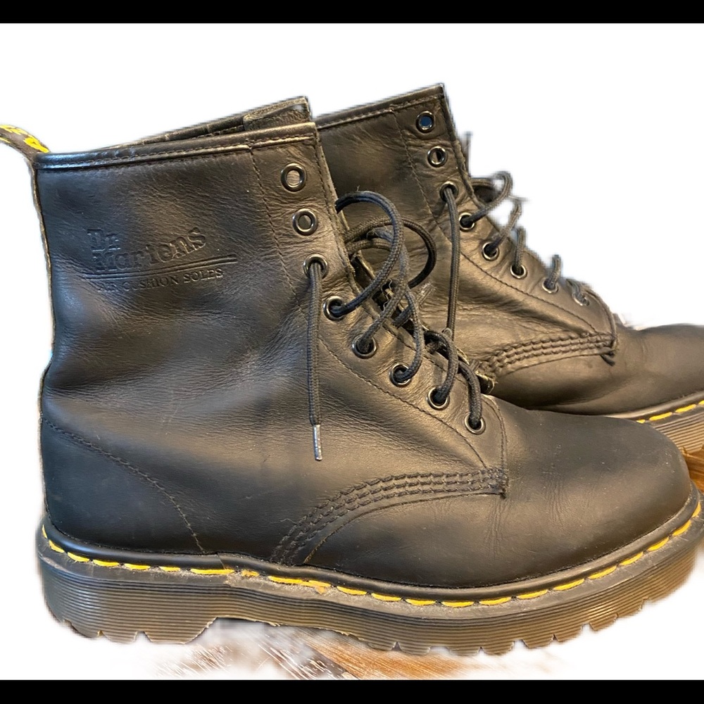 Dr Martens Air Wair Boots Womens sz 10 ?